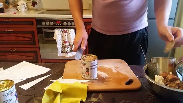 Вскрытие 10 банок тушенки!! Нож путник сталь ERASTEEL EM2 смотреть онлайн