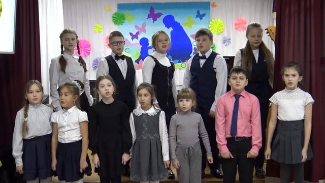 "Мамочка любимая" муз. В. Алексеева, сл. М. Филатовой, исполняет младший хор МБУ ДО ДШИ смотреть онлайн