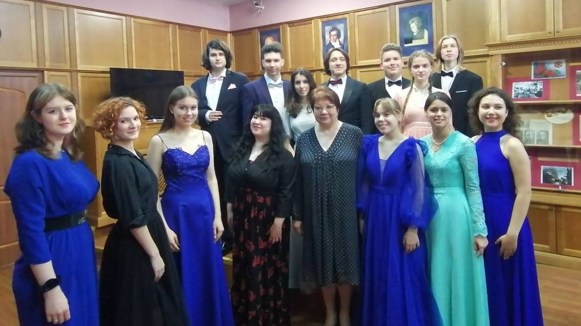 Концерт вокальной музыки ко Дню России смотреть онлайн