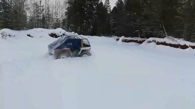 Вездеход в цело по снегу. смотреть онлайн