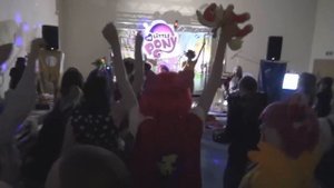 БОЛЬШОЙ ФЕСТИВАЛЬ - СОЗДАТЕЛЬ "ГРАВИТИ ФОЛЗ" В РОССИИ И НЕ ТОЛЬКО