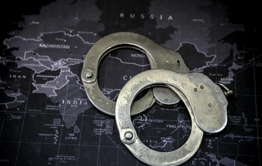 Разыскиваемого по каналам Интерпола россиянина экстрадировали из Вьетнама