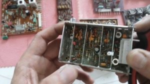 Драгметалл в каждой плате. Телевизор Садко ц280д.