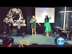 С неба течёт елей, Папа ещё налей!