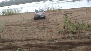 Дастер на песке