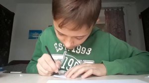 Как сделать СТИКЕР. Простой способ.