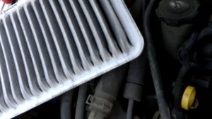 Замена воздушного фильтра двигателя Мазда 3 / Replace engine air filter Mazda 3