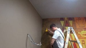 Как поклеить бесшовные обои Wall Street ?