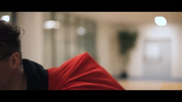 Стас Минский в роли Деда Мороза в одном проекте с популярным артистом Ярославом Дроновым ( Shaman )