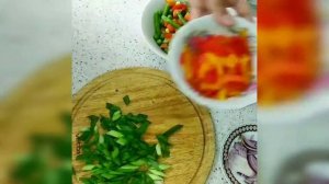 ? Фунчоза с курицей и овощами ?