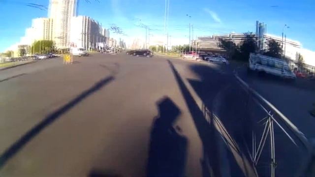 Крепление экшн-камеры на велошлем и руль велосипеда смотреть онлайн