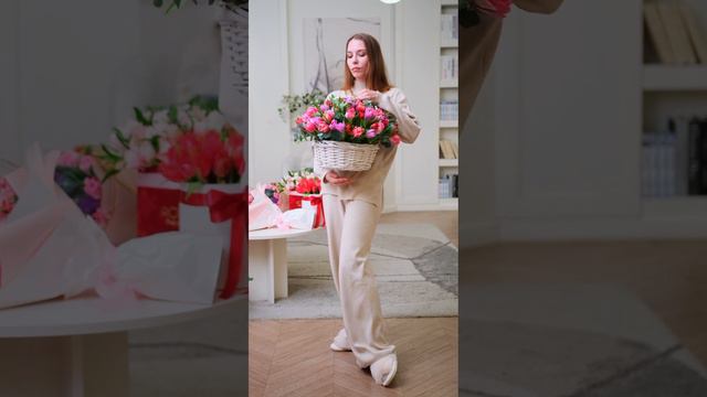 101 яркий пионовидный тюльпан в корзине #цветымосква #тюльпан #14февраляподарок