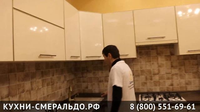 Кухня из пластика в алюминиевой рамке смотреть онлайн