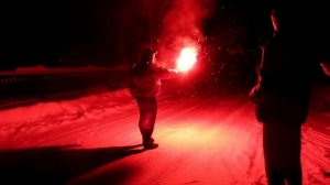 Как горит фальшфейер красного огня