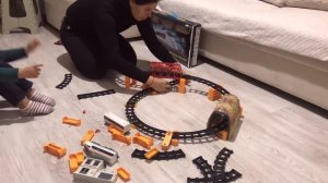 Железная дорога с паровозиком от СМИКИ (SMIKI). Как собрать железную дорогу восьмеркой без схемы