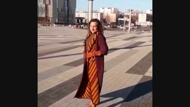 Красивое женское пальто. Вязание пальто.