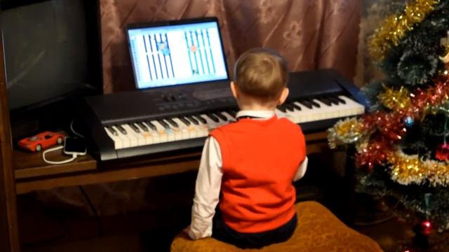 Soft Mozart Recital 2018-2019: Ivan (3) plays 'A New Year's tree' смотреть онлайн