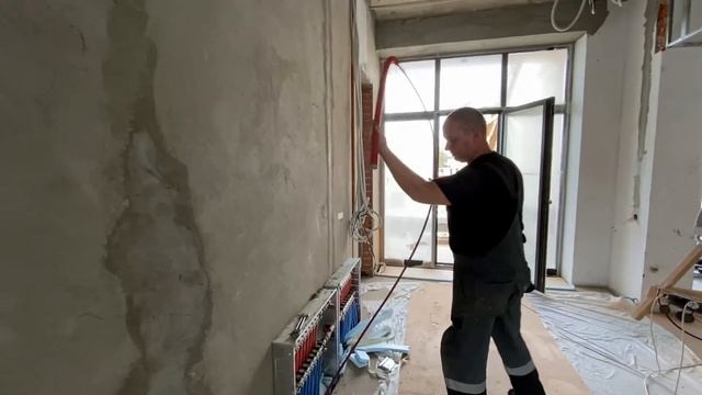 Технология скрытой прокладки труб отопления и водоснабжения с возможностью их быстрой замены