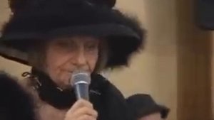 петрушевская поет "Ли Ли Марлен"