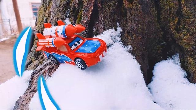 Looking For Disney Pixar CarsLightning McQueenMackSally Carrera Tow materFrancesco