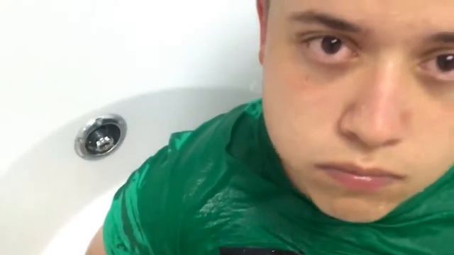 ФИРАМИР В ВАННОЙ НА СЛУЧАЙ ВАЖНЫХ ПЕРЕГОВОРОВ смотреть онлайн