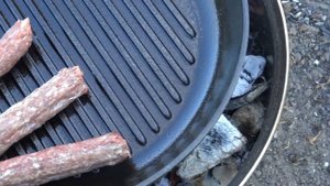 Как сделать вкусные чевапчичи || Чевапчичи на гриль-сковороде || "Умные" угли GrillGo|| #GrillGo.