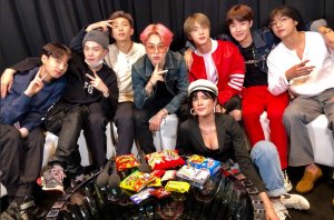 BTS и Halsey Frienship - их дружба и самые дорогие подарки....