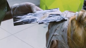 Как убрать блочное окрашивание. Исправление неудачного цвета. Осветление черных волос и тонирование