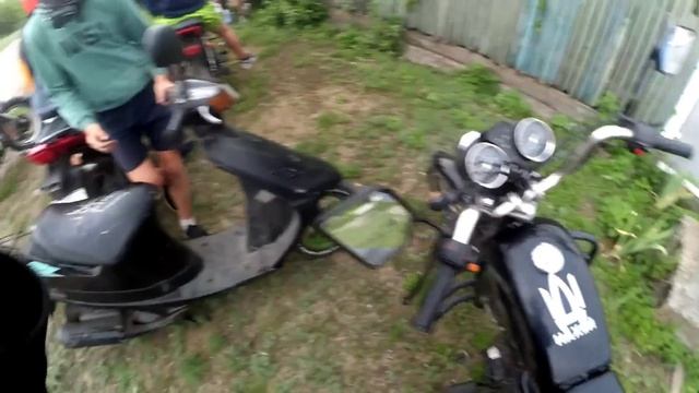 ? ЖАРКАЯ ПОКАТУШКА! КАТАЕМСЯ С ДРУЗЬЯМИ ПО СЕЛУ НА МОТОЦИКЛАХ! НА КАНАЛЕ 8000 ПОДПИСЧИКОВ! смотреть онлайн