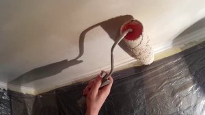 Как правильно красить потолок в ванной комнате окраска потолка в ванной краской