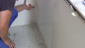 Как клеить флизелиновые обои под покраску в углах без стыков
