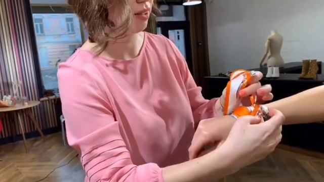 Как красиво завязать платок на руке