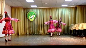 Татарский танец Софья Гулина 12 лет Дарья Ермильева 13 лет Элина Хакимова 13 лет г. Уфа УДШИ