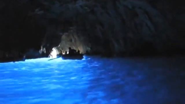 Blue Grotto (Grotta Azzurra) Capri Island- Italy смотреть онлайн