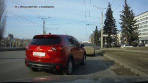 проезд светофора на красный свет. Смотреть с 1 минуты.