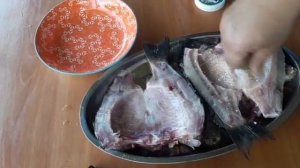 Карась горячего копчения с приправами, самым простым способом.