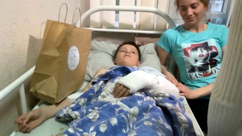 Раненых и тяжелобольных детей из Донбасса отправили на лечение в Россию