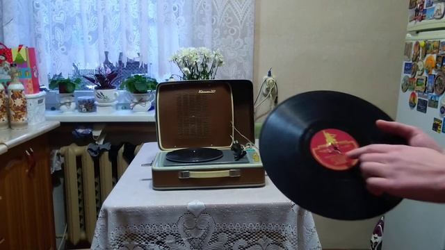 Обзор электрофона Юность301, слушаем пластинки. смотреть онлайн