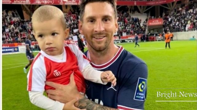 Reims-PSG : quand le gardien de Reims a fait photographier son fils avec Messi en fin de match смотреть онлайн