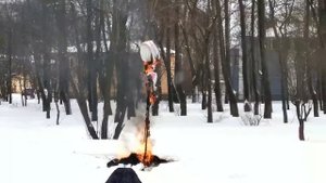 Вологда. Сжигание чучела на масленицу.