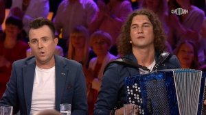 Привет, Андрей. Николай Горобец достал баян и очень лихо все вместе исполнили песню "За Дунаем"