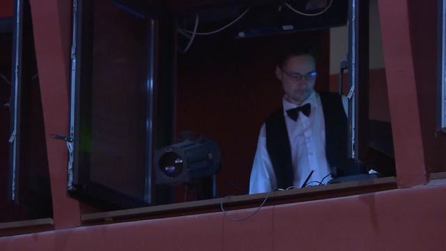 На сцену театра кукол вернулся спектакль «Снился мне сад в подвенечном уборе»