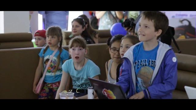 Ведущий Евгений Жариков. Презентация "Angry Birds в кино" в "Синема стар" смотреть онлайн