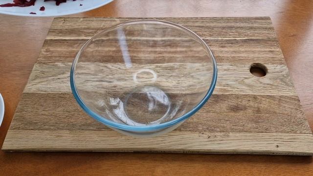Нежнейший салат из свеклы с майонезом и чесноком
