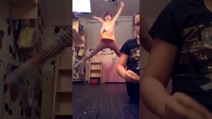 Челендж гимнастика ???