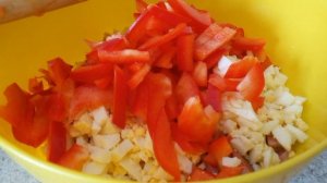 Простой рецепт салата с ветчиной и кукурузой