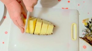 Как БЫСТРО и ПРОСТО нарезать ананас