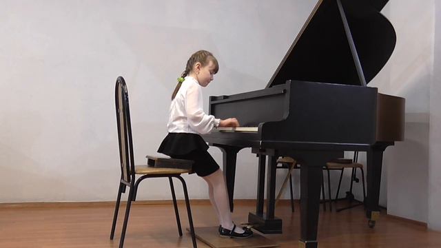 Абуева Камиля, Й. Гайдн, Легкая соната соль мажор 1 ч смотреть онлайн