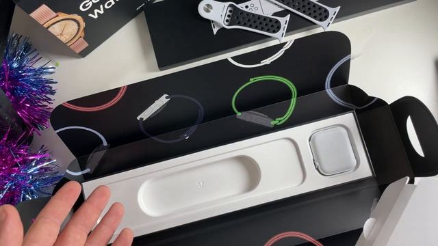 Apple Watch SERIES 6 Pure Platinum/Black Nike Sport Band (44мм)