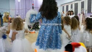 Танец снежинок  Младшая группа  27 декабря 2018